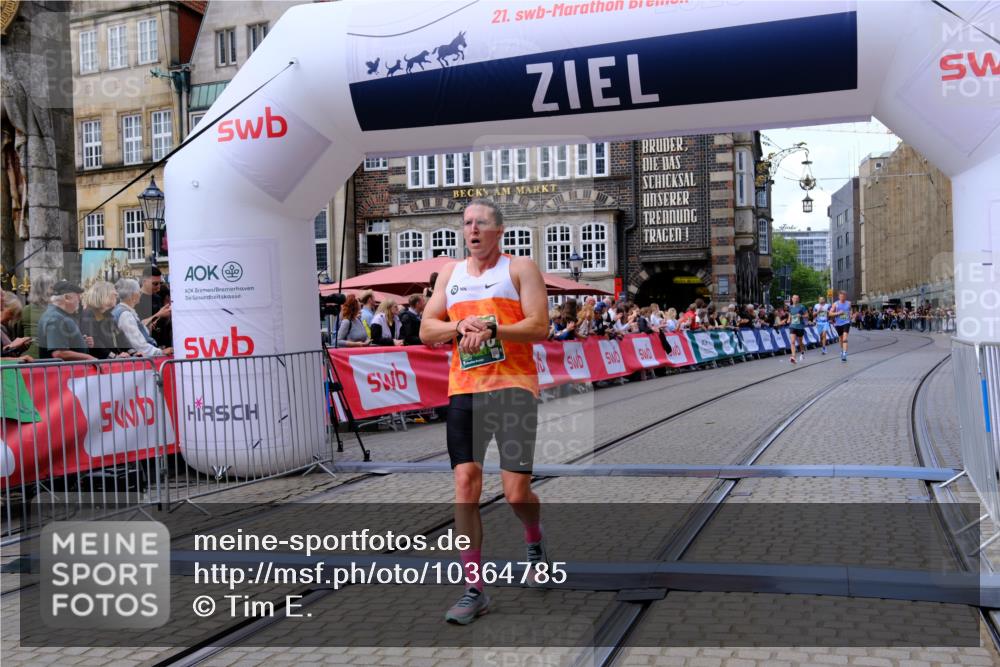 13.09.2026 - 21. swb-Marathon Bremen Tim E. http://msf.ph/oto/10364785 13.09.2026 13:02:11 Ziel 1614, 4696, 4739, 5601, 9233 meine-sportfotos.de