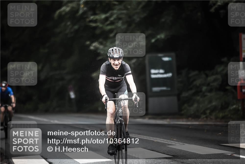 13.09.2026 - Stadtparktriathlon H.Heesch http://msf.ph/oto/10364812 13.09.2026 13:13:01 Radfahren 1339, 1340 meine-sportfotos.de