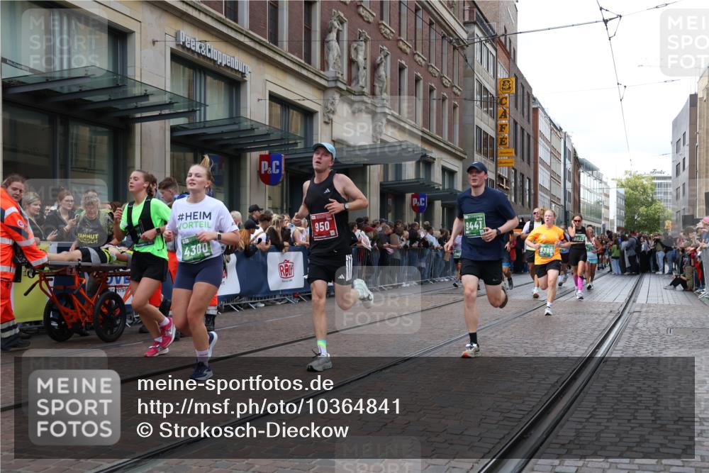 13.09.2026 - 21. swb-Marathon Bremen Strokosch-Dieckow http://msf.ph/oto/10364841 13.09.2026 13:37:19 Ziel 270, 391, 448, 581, 3323, 3804, 4155, 4159, 4300, 4433, 4628, 5624, 5738, 5783, 5784, 6032, 6596, 6795, 6804, 6911, 7003, 7074, 7540, 7635, 7985, 8010, 8315, 8316, 8380, 8439, 8553, 8674, 8748, 9099, 9441, 10062, 10106, 270, 391, 869, 950, 1180, 1285, 1854, 1991, 2241, 2531, 2930, 3333, 3627, 3732, 3823, 3894, 3909, 4261, 4410, 4448, 4932, 4947, 5388, 5547, 5577, 5612, 5738, 5791, 6046, 6056, 6431, 6629, 6904, 6947, 6961, 7006, 7571, 8268, 8443, 9701 meine-sportfotos.de