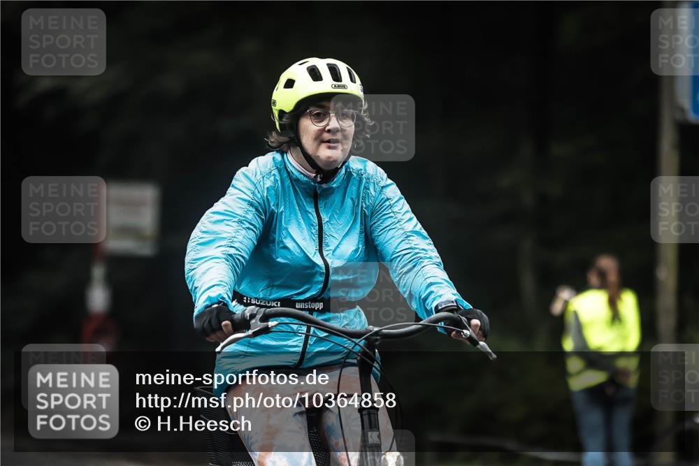 13.09.2026 - Stadtparktriathlon H.Heesch http://msf.ph/oto/10364858 13.09.2026 10:11:25 Radfahren 253, 296, 324, 343 meine-sportfotos.de