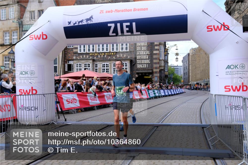 13.09.2026 - 21. swb-Marathon Bremen Tim E. http://msf.ph/oto/10364860 13.09.2026 13:02:17 Ziel 1667, 4739, 5601, 9233 meine-sportfotos.de