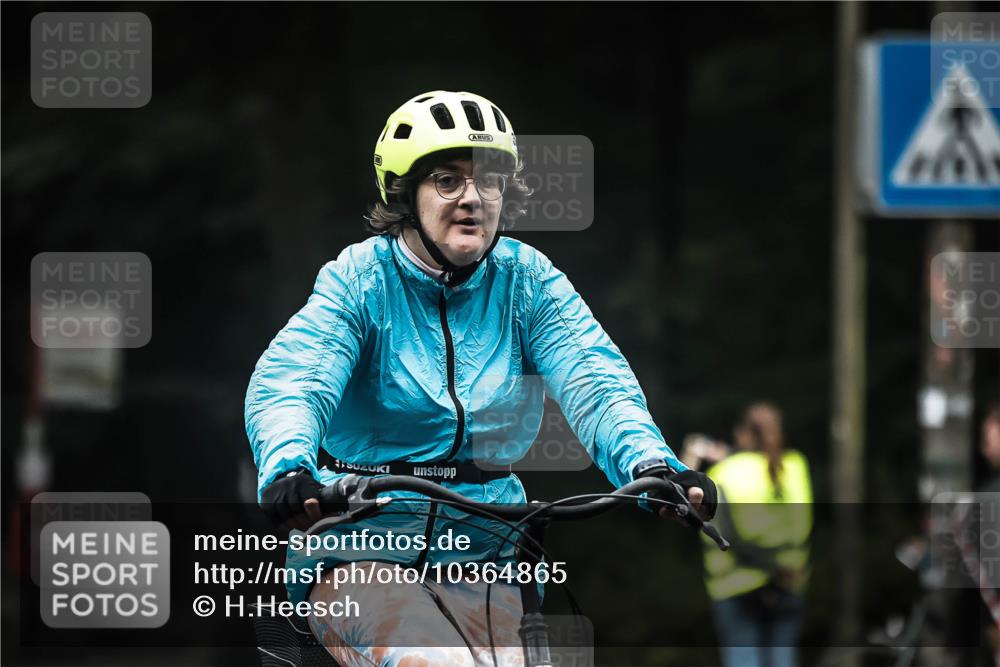 13.09.2026 - Stadtparktriathlon H.Heesch http://msf.ph/oto/10364865 13.09.2026 10:11:25 Radfahren 253, 296, 324, 343 meine-sportfotos.de
