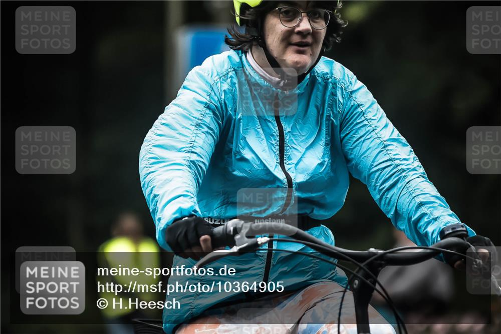 13.09.2026 - Stadtparktriathlon H.Heesch http://msf.ph/oto/10364905 13.09.2026 10:11:26 Radfahren 253, 271, 273, 296, 324, 343 meine-sportfotos.de