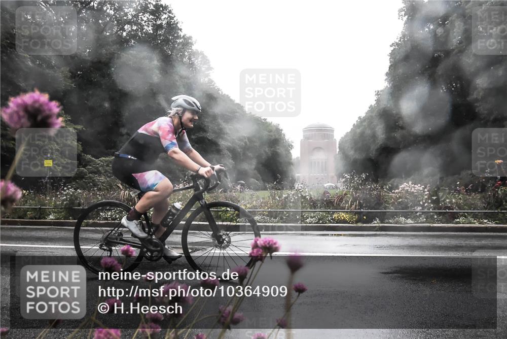 13.09.2026 - Stadtparktriathlon H.Heesch http://msf.ph/oto/10364909 13.09.2026 12:38:19 Radfahren 1140, 1194, 1228 meine-sportfotos.de