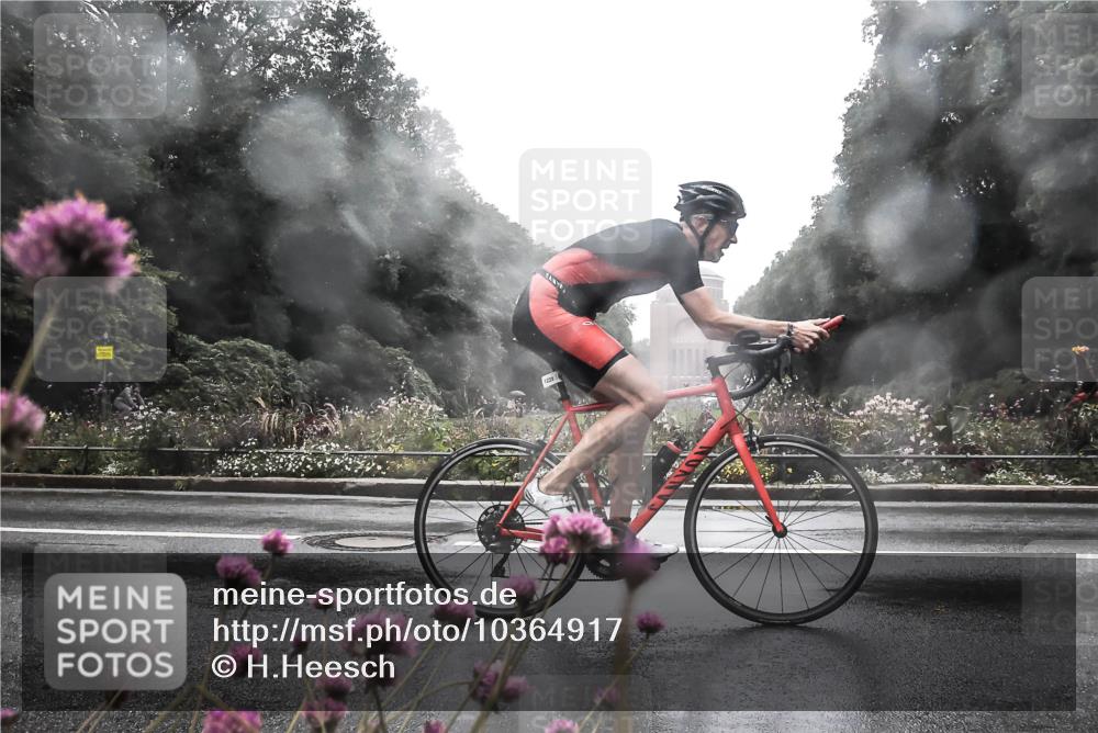 13.09.2026 - Stadtparktriathlon H.Heesch http://msf.ph/oto/10364917 13.09.2026 12:38:21 Radfahren 1140, 1194, 1228 meine-sportfotos.de