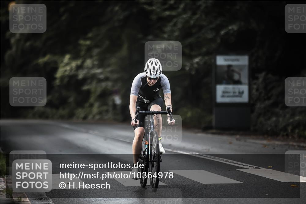 13.09.2026 - Stadtparktriathlon H.Heesch http://msf.ph/oto/10364978 13.09.2026 11:21:54 Radfahren 622, 787 meine-sportfotos.de