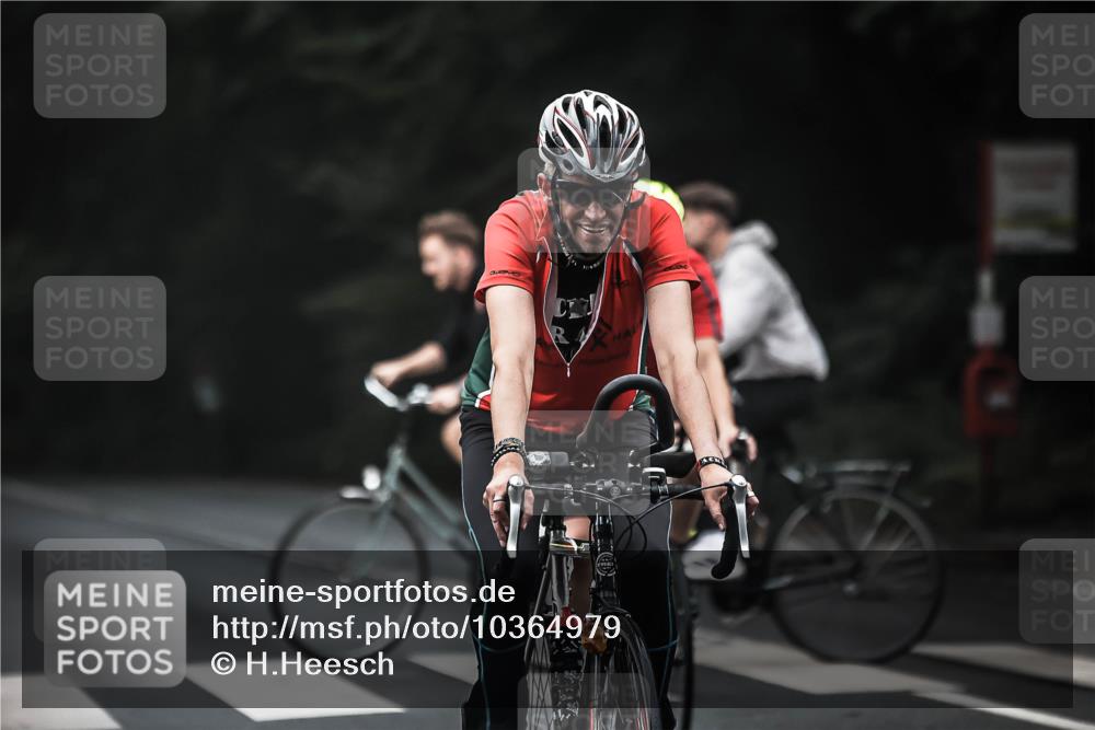 13.09.2026 - Stadtparktriathlon H.Heesch http://msf.ph/oto/10364979 13.09.2026 10:11:32 Radfahren 253, 271, 273, 296, 324 meine-sportfotos.de
