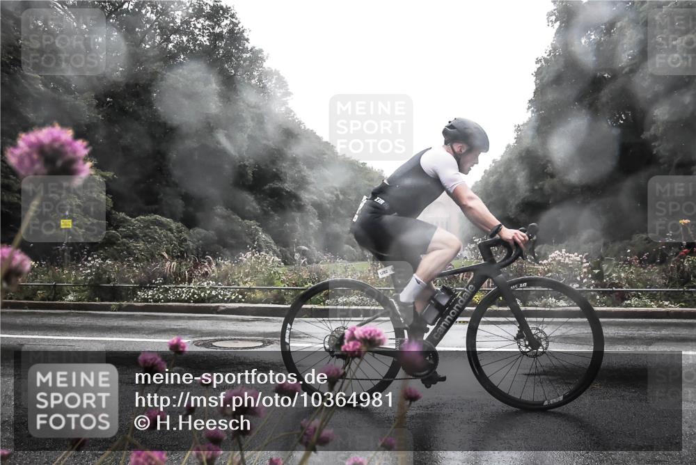 13.09.2026 - Stadtparktriathlon H.Heesch http://msf.ph/oto/10364981 13.09.2026 12:38:36 Radfahren 1105, 1133, 1176, 1282 meine-sportfotos.de