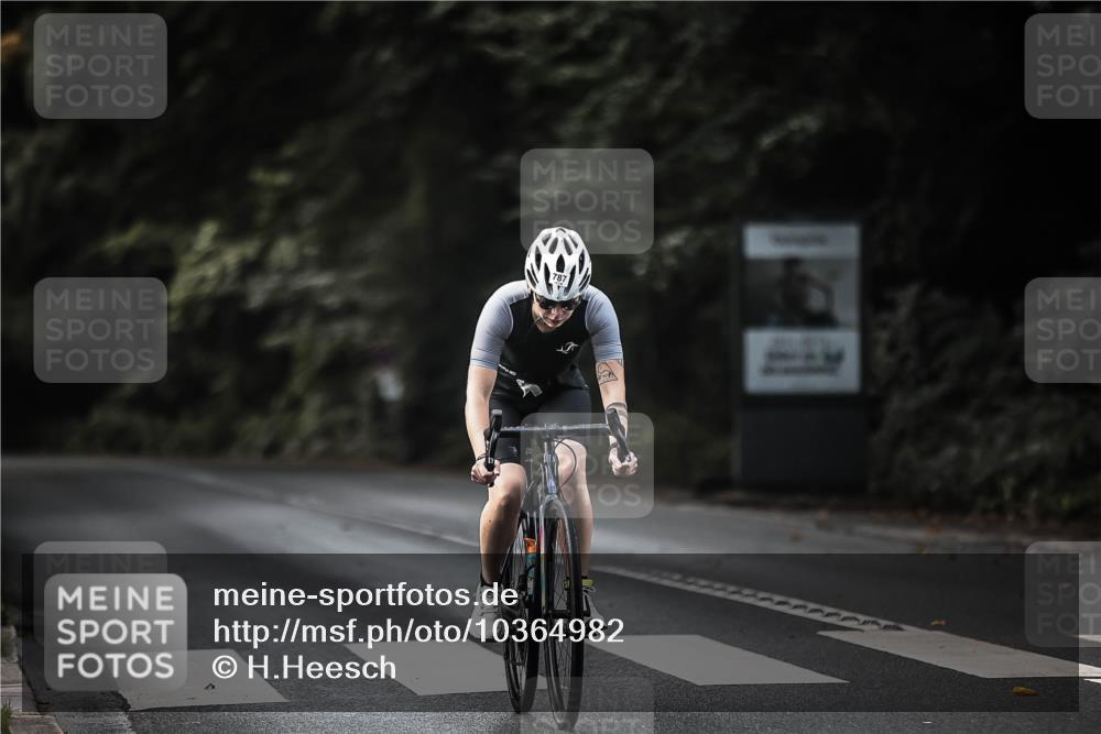 13.09.2026 - Stadtparktriathlon H.Heesch http://msf.ph/oto/10364982 13.09.2026 11:21:54 Radfahren 622, 787 meine-sportfotos.de