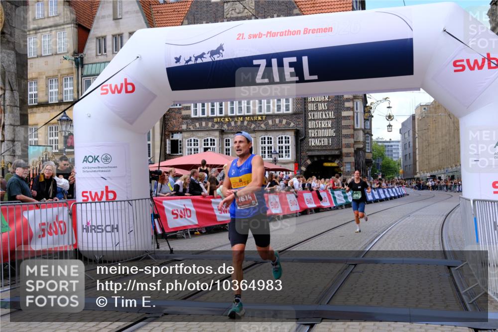 13.09.2026 - 21. swb-Marathon Bremen Tim E. http://msf.ph/oto/10364983 13.09.2026 13:02:35 Ziel 9583 meine-sportfotos.de
