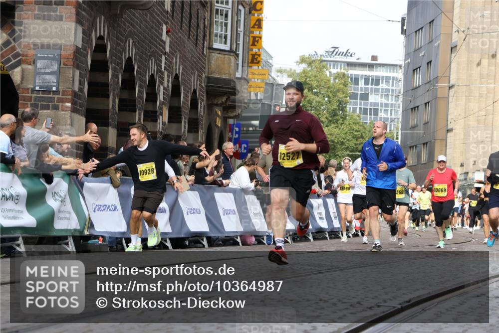 13.09.2026 - 21. swb-Marathon Bremen Strokosch-Dieckow http://msf.ph/oto/10364987 13.09.2026 10:59:47 Ziel 10147, 10377, 10492, 10745, 10922, 11151, 11207, 11500, 11519, 11594, 11873, 12267, 12295, 12481, 12537, 10175, 10236, 10691, 10867, 11054, 11071, 11158, 11159, 11160, 11250, 11259, 11427, 11445, 11453, 11528, 11637, 11879, 11904, 12238, 12239, 12242, 12243, 12388 meine-sportfotos.de