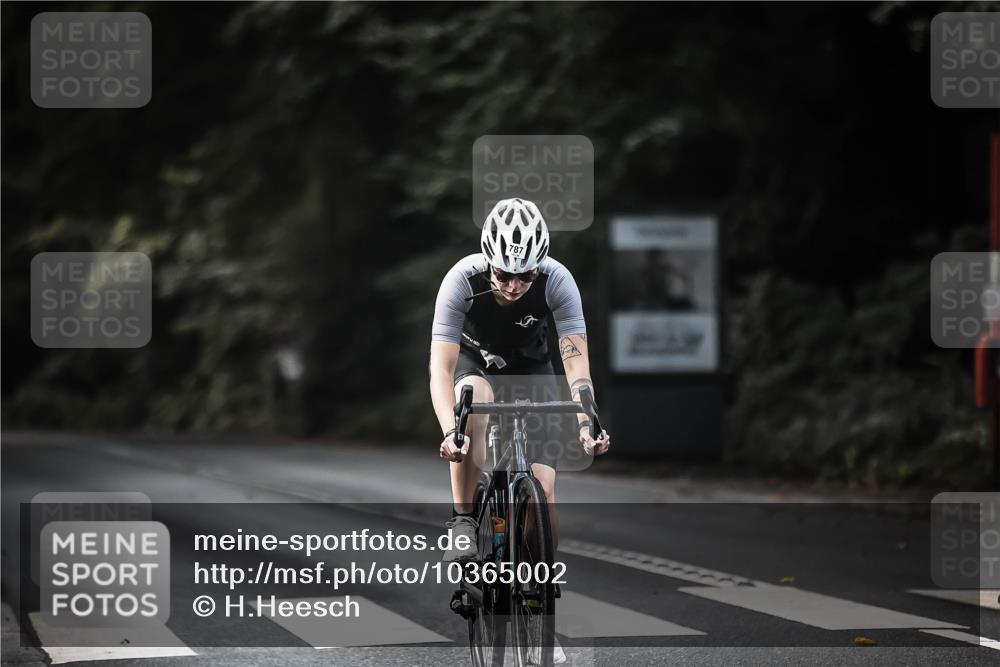 13.09.2026 - Stadtparktriathlon H.Heesch http://msf.ph/oto/10365002 13.09.2026 11:21:55 Radfahren 622, 787 meine-sportfotos.de