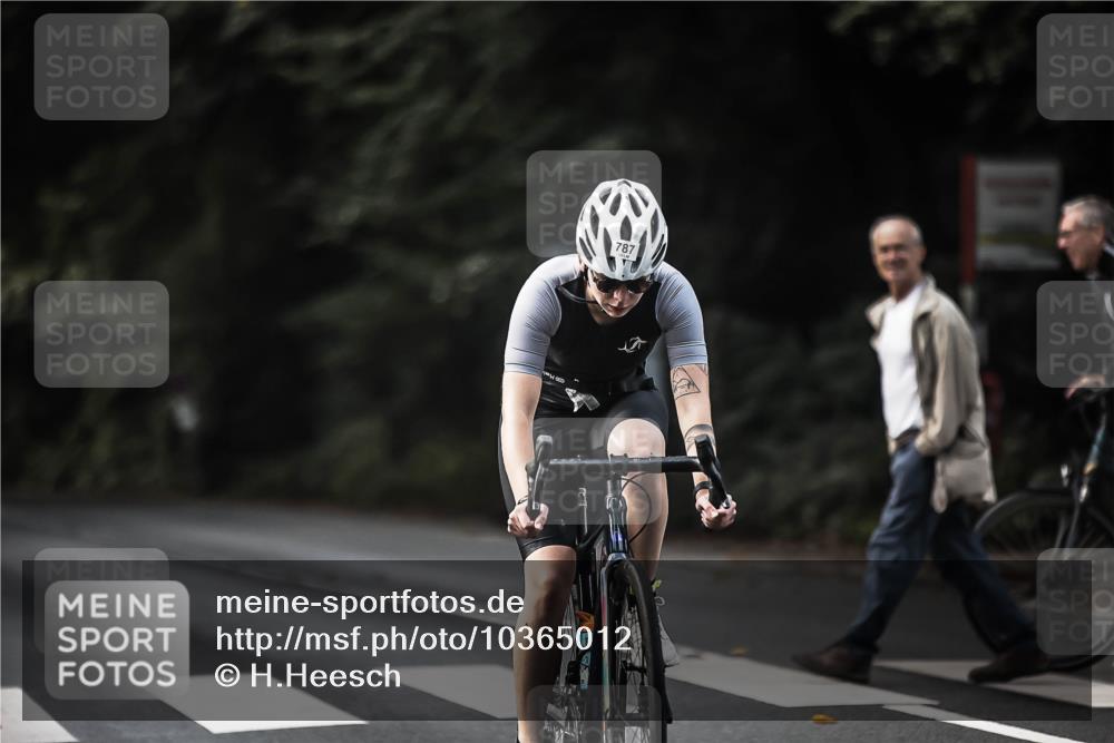 13.09.2026 - Stadtparktriathlon H.Heesch http://msf.ph/oto/10365012 13.09.2026 11:21:55 Radfahren 622, 787 meine-sportfotos.de