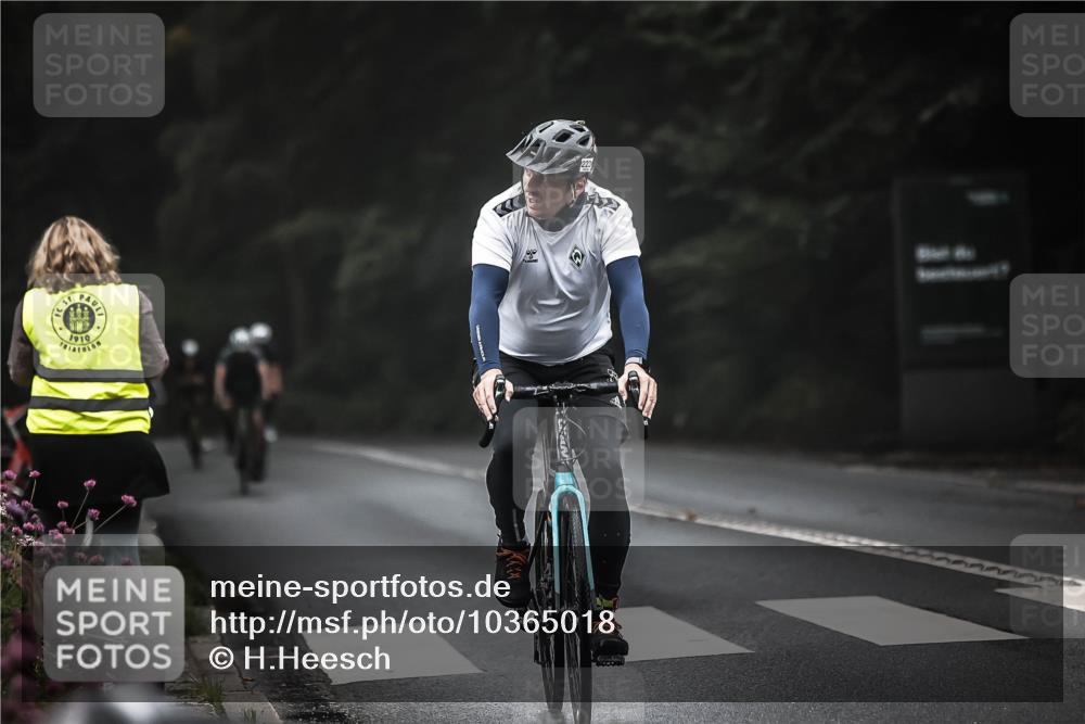 13.09.2026 - Stadtparktriathlon H.Heesch http://msf.ph/oto/10365018 13.09.2026 10:11:40 Radfahren 223, 258, 311 meine-sportfotos.de