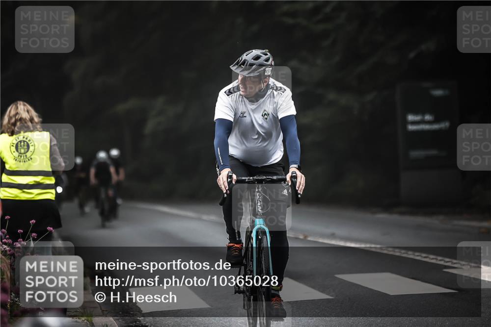 13.09.2026 - Stadtparktriathlon H.Heesch http://msf.ph/oto/10365028 13.09.2026 10:11:40 Radfahren 223, 258, 311 meine-sportfotos.de