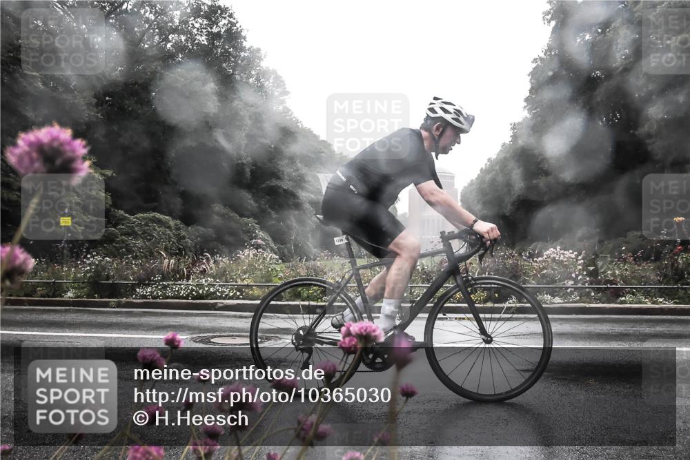 13.09.2026 - Stadtparktriathlon H.Heesch http://msf.ph/oto/10365030 13.09.2026 12:38:51 Radfahren 996, 1109, 1202, 1299 meine-sportfotos.de