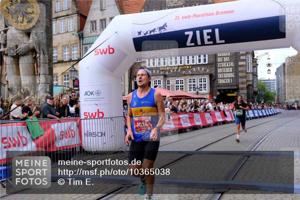 13.09.2026 - 21. swb-Marathon Bremen Tim E. http://msf.ph/oto/10365038 13.09.2026 13:02:36 Ziel 9583 meine-sportfotos.de
