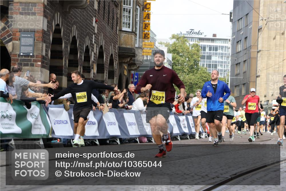 13.09.2026 - 21. swb-Marathon Bremen Strokosch-Dieckow http://msf.ph/oto/10365044 13.09.2026 10:59:48 Ziel 10147, 10377, 10745, 10922, 11151, 11207, 11500, 11519, 11594, 11873, 12267, 12295, 12481, 12527, 12537, 10175, 10691, 10867, 11054, 11071, 11158, 11159, 11160, 11250, 11259, 11427, 11445, 11453, 11528, 11637, 11879, 11904, 12123, 12238, 12239, 12242, 12243, 12274, 12388 meine-sportfotos.de