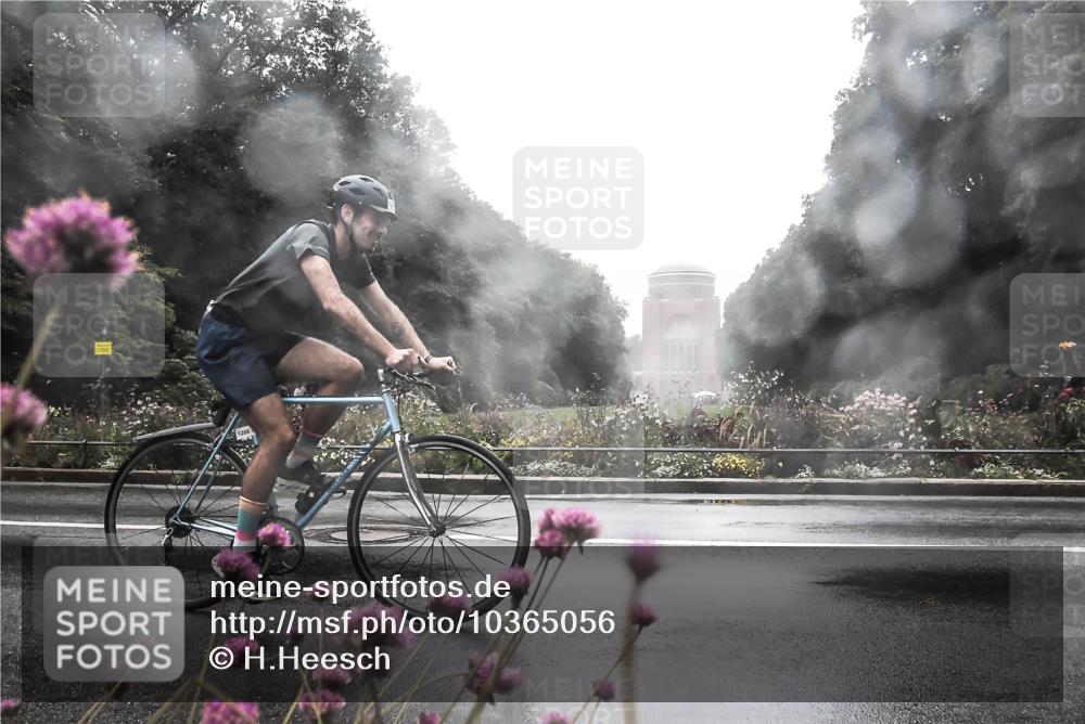 13.09.2026 - Stadtparktriathlon H.Heesch http://msf.ph/oto/10365056 13.09.2026 12:39:04 Radfahren 1208 meine-sportfotos.de