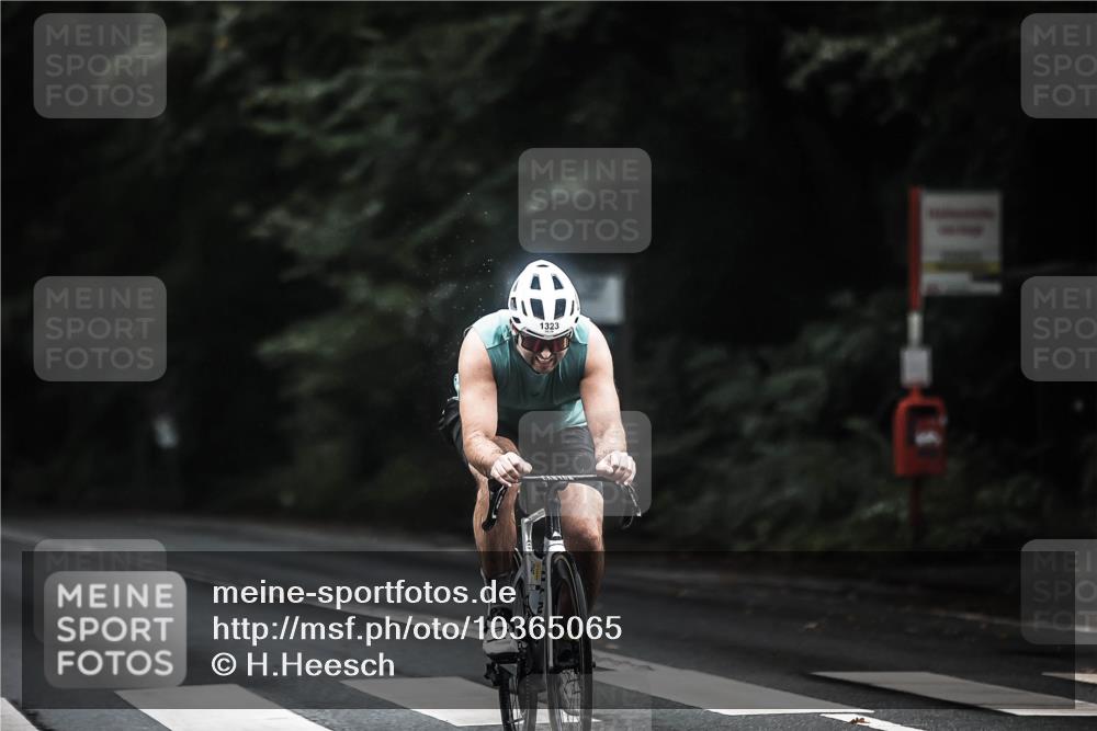 13.09.2026 - Stadtparktriathlon H.Heesch http://msf.ph/oto/10365065 13.09.2026 13:13:17 Radfahren 1323, 1377, 1386, 1402, 1420 meine-sportfotos.de