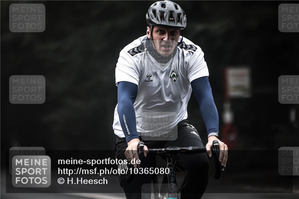13.09.2026 - Stadtparktriathlon H.Heesch http://msf.ph/oto/10365080 13.09.2026 10:11:41 Radfahren 223, 258, 311, 331 meine-sportfotos.de