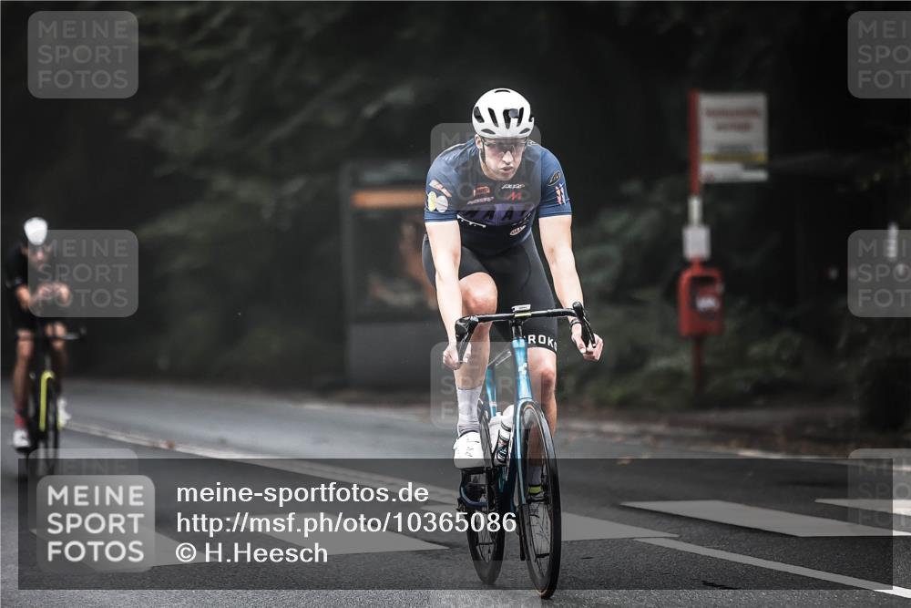 13.09.2026 - Stadtparktriathlon H.Heesch http://msf.ph/oto/10365086 13.09.2026 10:11:45 Radfahren 223, 258, 311, 331 meine-sportfotos.de