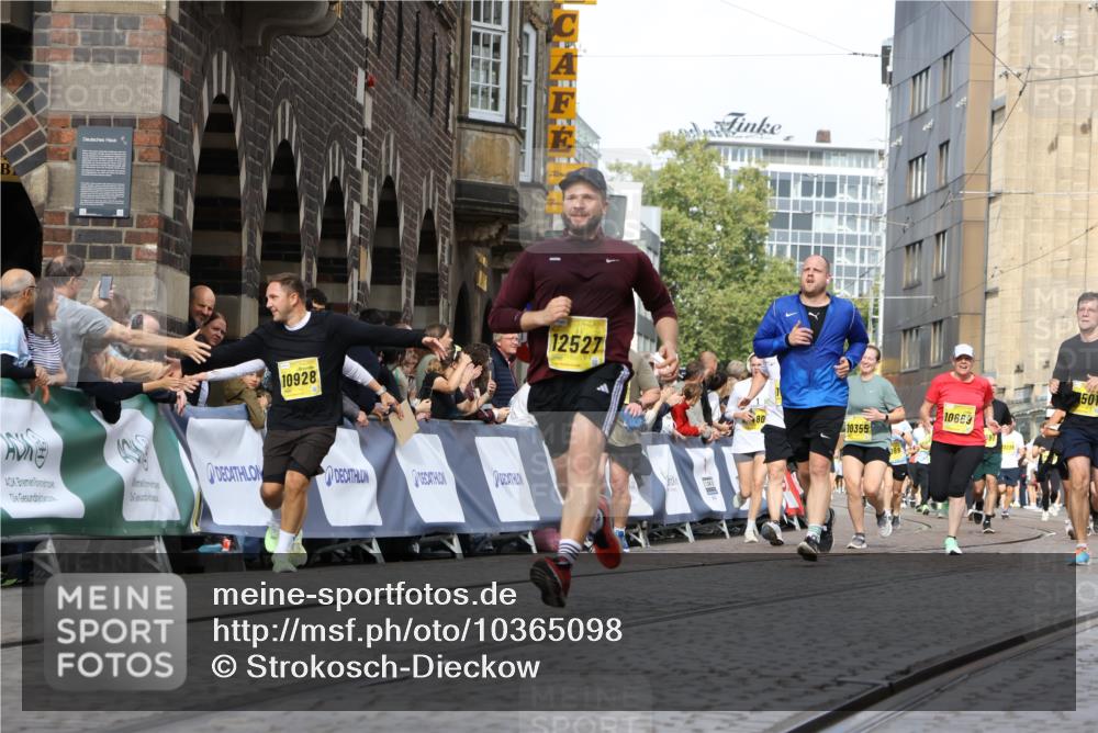 13.09.2026 - 21. swb-Marathon Bremen Strokosch-Dieckow http://msf.ph/oto/10365098 13.09.2026 10:59:48 Ziel 10147, 10377, 10745, 10922, 11151, 11207, 11500, 11519, 11594, 11873, 12267, 12295, 12481, 12527, 12537, 10175, 10691, 10867, 11054, 11071, 11158, 11159, 11160, 11250, 11259, 11427, 11445, 11453, 11528, 11637, 11879, 11904, 12123, 12238, 12239, 12242, 12243, 12274, 12388 meine-sportfotos.de