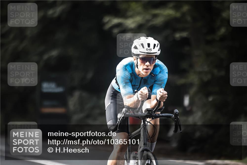13.09.2026 - Stadtparktriathlon H.Heesch http://msf.ph/oto/10365101 13.09.2026 11:22:12 Radfahren 592, 646, 751 meine-sportfotos.de