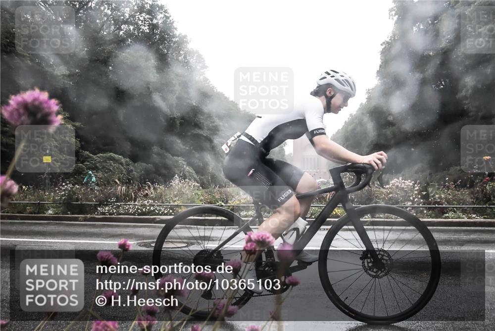13.09.2026 - Stadtparktriathlon H.Heesch http://msf.ph/oto/10365103 13.09.2026 12:39:23 Radfahren 1114, 1189, 1231 meine-sportfotos.de