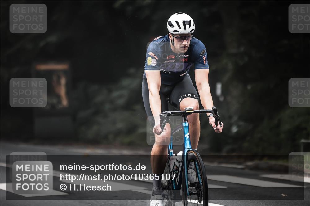13.09.2026 - Stadtparktriathlon H.Heesch http://msf.ph/oto/10365107 13.09.2026 10:11:45 Radfahren 223, 258, 311, 331 meine-sportfotos.de