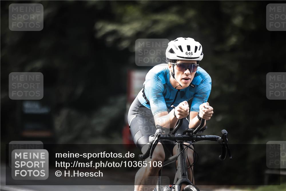 13.09.2026 - Stadtparktriathlon H.Heesch http://msf.ph/oto/10365108 13.09.2026 11:22:13 Radfahren 592, 640, 646, 699, 751 meine-sportfotos.de