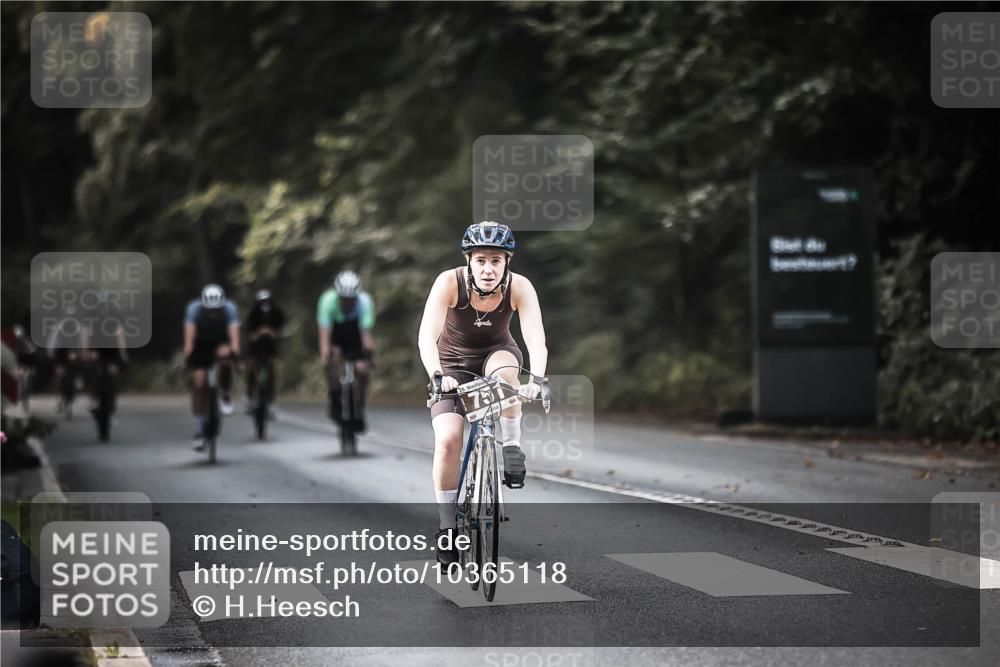 13.09.2026 - Stadtparktriathlon H.Heesch http://msf.ph/oto/10365118 13.09.2026 11:22:15 Radfahren 592, 599, 640, 646, 699, 751 meine-sportfotos.de