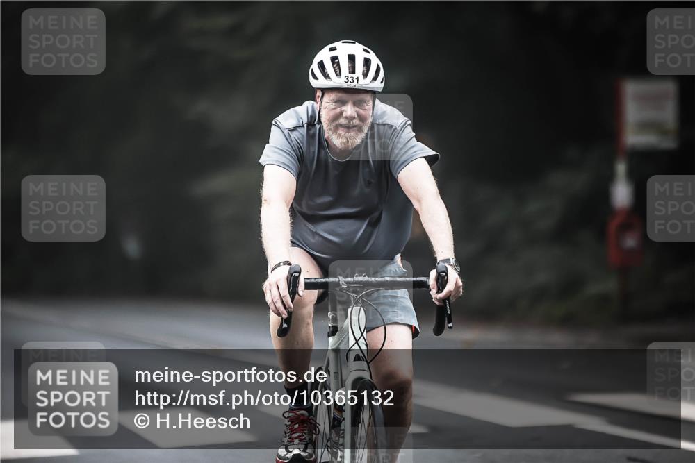 13.09.2026 - Stadtparktriathlon H.Heesch http://msf.ph/oto/10365132 13.09.2026 10:11:47 Radfahren 223, 258, 311, 326, 331 meine-sportfotos.de