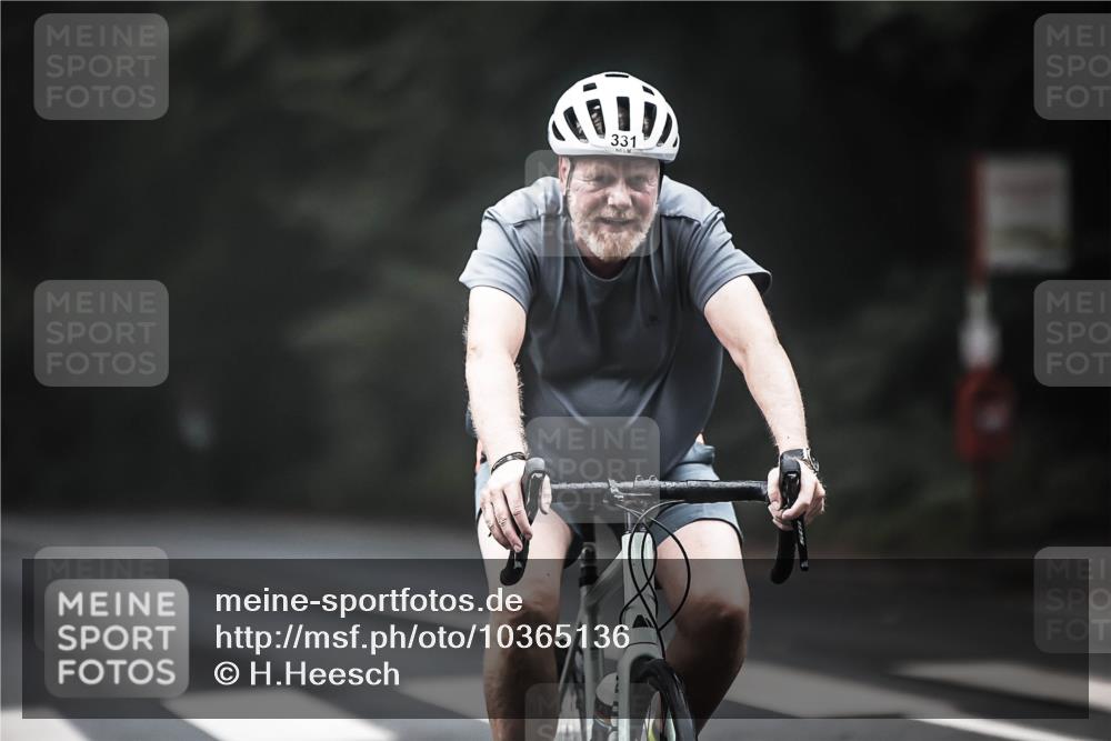 13.09.2026 - Stadtparktriathlon H.Heesch http://msf.ph/oto/10365136 13.09.2026 10:11:47 Radfahren 223, 258, 311, 326, 331 meine-sportfotos.de