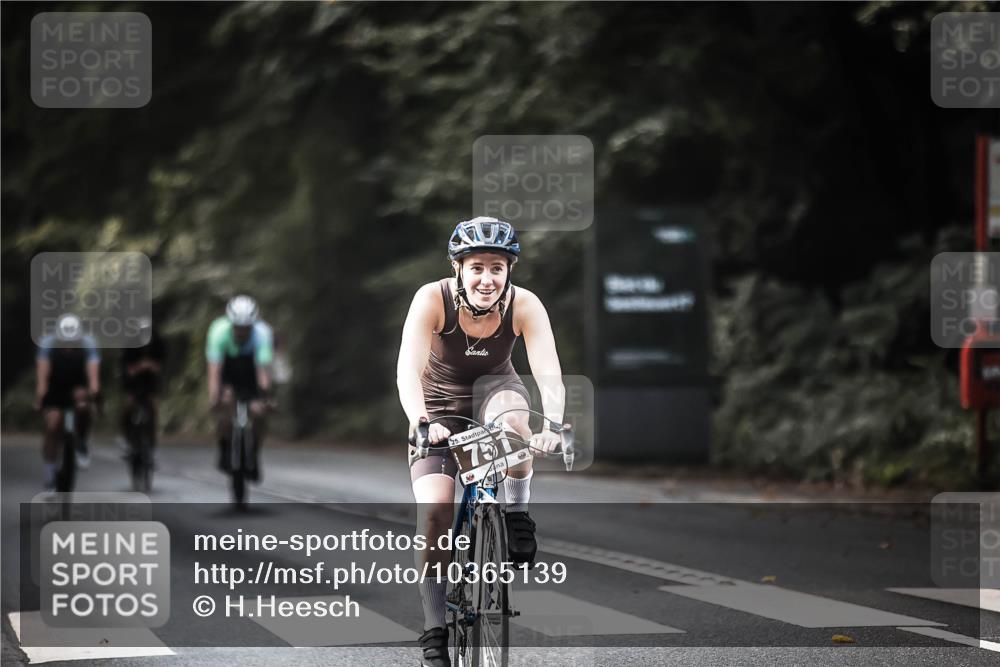 13.09.2026 - Stadtparktriathlon H.Heesch http://msf.ph/oto/10365139 13.09.2026 11:22:15 Radfahren 592, 599, 640, 646, 699, 751 meine-sportfotos.de