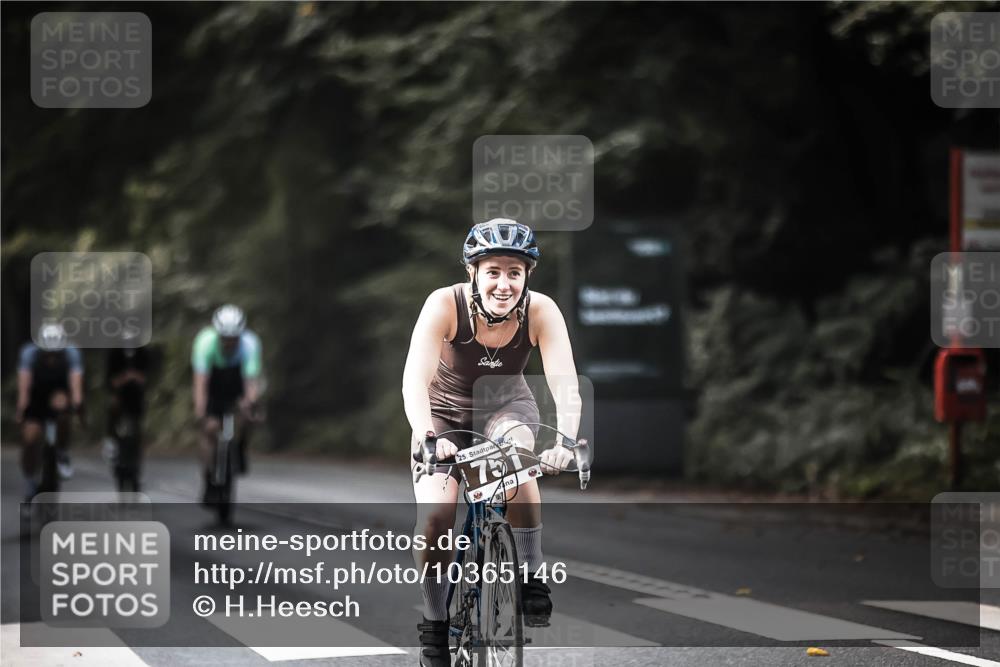 13.09.2026 - Stadtparktriathlon H.Heesch http://msf.ph/oto/10365146 13.09.2026 11:22:16 Radfahren 592, 599, 640, 646, 699, 751 meine-sportfotos.de