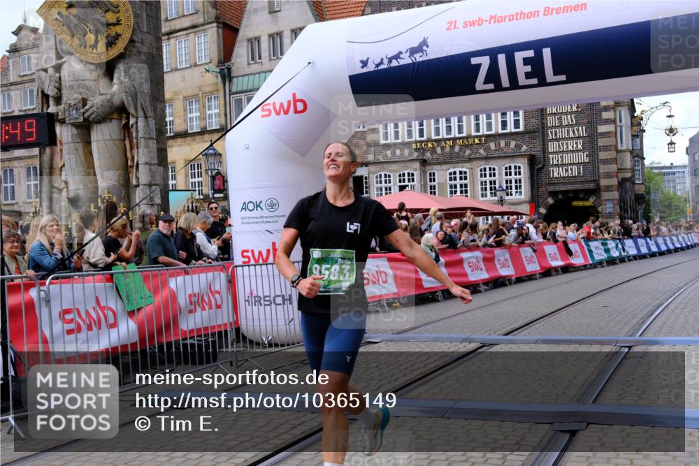 13.09.2026 - 21. swb-Marathon Bremen Tim E. http://msf.ph/oto/10365149 13.09.2026 13:02:38 Ziel 9583 meine-sportfotos.de