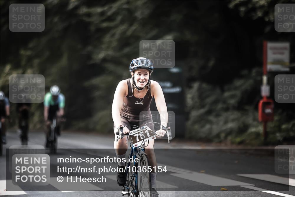 13.09.2026 - Stadtparktriathlon H.Heesch http://msf.ph/oto/10365154 13.09.2026 11:22:16 Radfahren 592, 599, 640, 646, 699, 751 meine-sportfotos.de