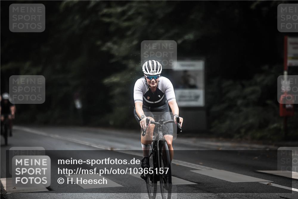 13.09.2026 - Stadtparktriathlon H.Heesch http://msf.ph/oto/10365157 13.09.2026 13:13:21 Radfahren 1276, 1322, 1323, 1377, 1386, 1420 meine-sportfotos.de