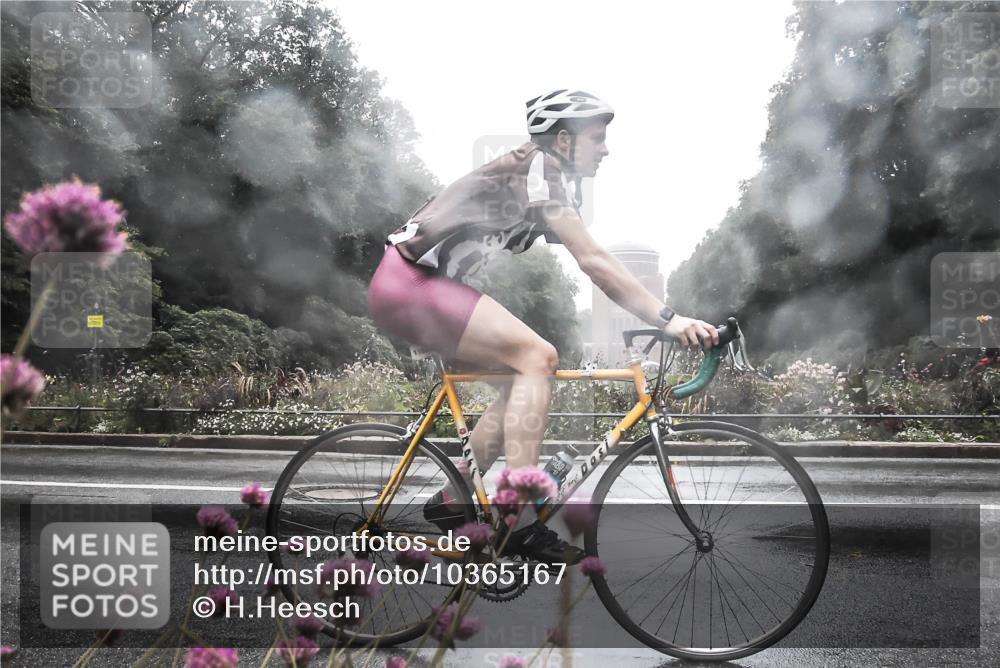 13.09.2026 - Stadtparktriathlon H.Heesch http://msf.ph/oto/10365167 13.09.2026 12:39:36 Radfahren 1174, 1192, 1214 meine-sportfotos.de