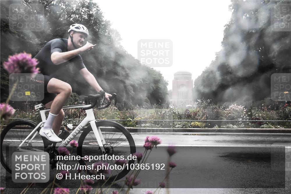 13.09.2026 - Stadtparktriathlon H.Heesch http://msf.ph/oto/10365192 13.09.2026 12:39:46 Radfahren 1118, 1127, 1263, 1268, 1272 meine-sportfotos.de