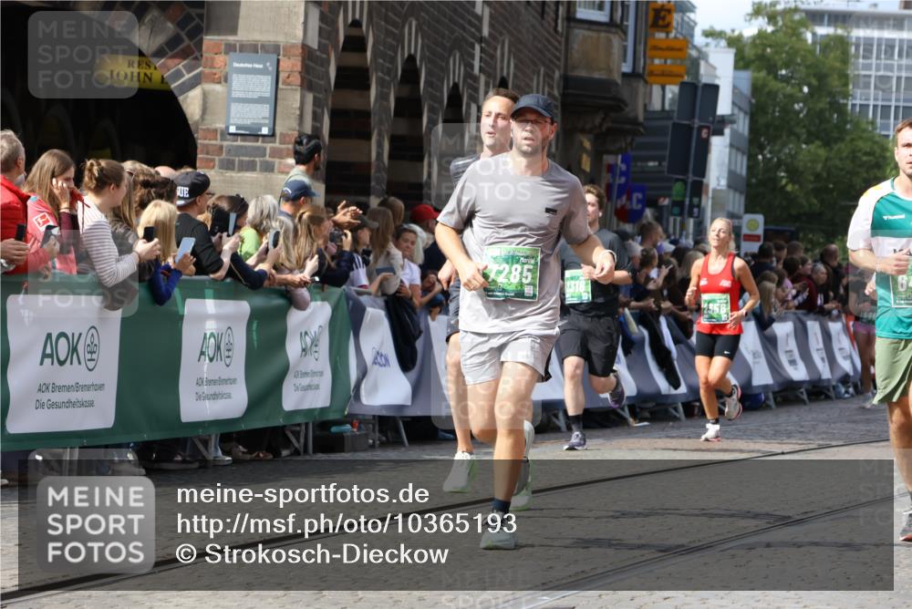 13.09.2026 - 21. swb-Marathon Bremen Strokosch-Dieckow http://msf.ph/oto/10365193 13.09.2026 13:35:25 Ziel 489, 536, 2366, 2413, 2430, 2492, 3063, 3217, 3768, 3916, 4487, 4635, 4985, 5016, 5125, 5647, 6391, 6403, 6627, 6655, 6750, 6756, 7123, 7405, 7657, 7703, 7750, 7998, 8328, 8515, 8623, 9017, 9216, 9526, 9527, 13017, 13018, 13051, 13060, 156, 607, 2041, 2318, 2356, 3055, 4326, 5308, 5661, 6465, 6466, 6644, 7285, 7597, 7700, 8816, 9845, 9862, 9887 meine-sportfotos.de
