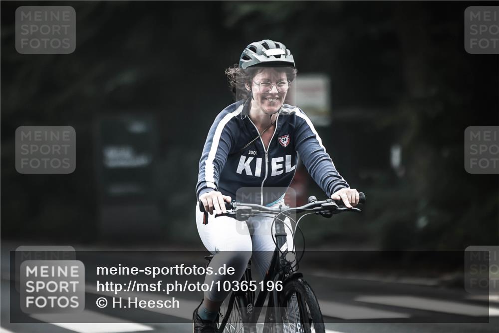 13.09.2026 - Stadtparktriathlon H.Heesch http://msf.ph/oto/10365196 13.09.2026 10:11:53 Radfahren 326, 331 meine-sportfotos.de