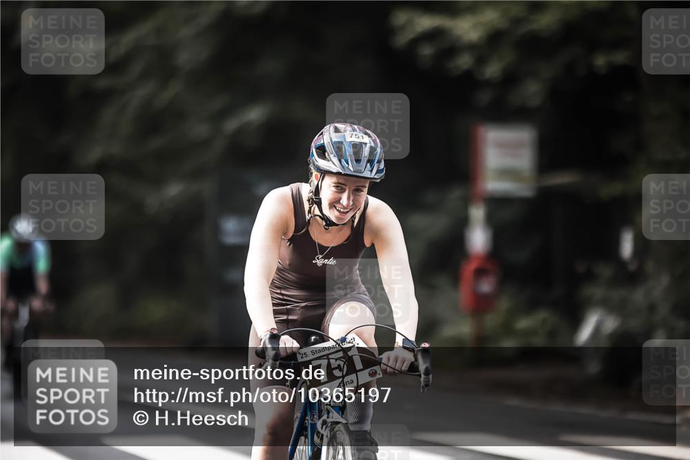 13.09.2026 - Stadtparktriathlon H.Heesch http://msf.ph/oto/10365197 13.09.2026 11:22:16 Radfahren 592, 599, 640, 646, 699, 751 meine-sportfotos.de