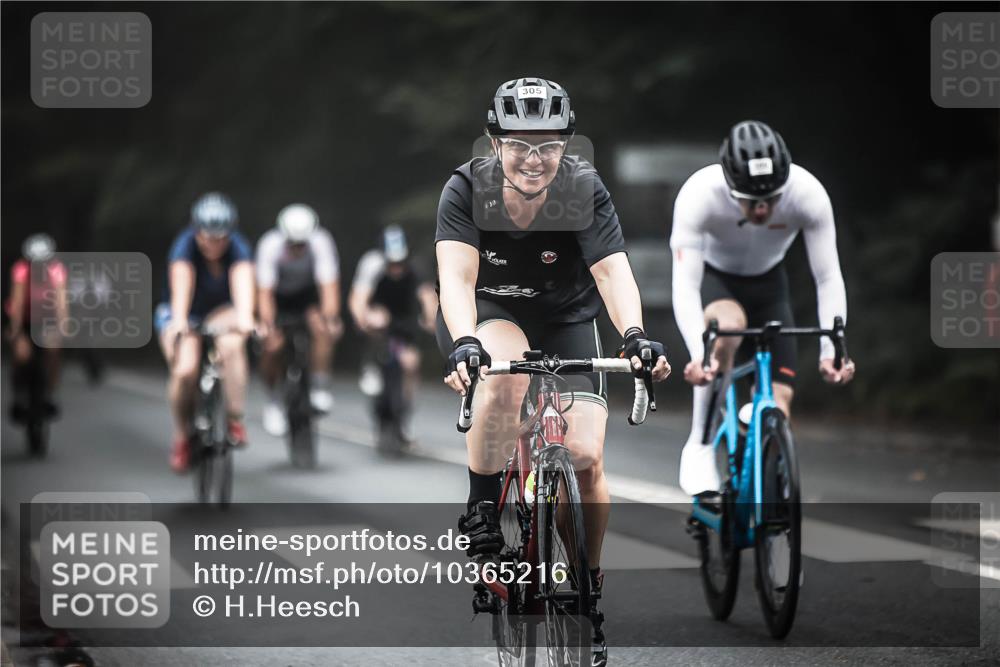 13.09.2026 - Stadtparktriathlon H.Heesch http://msf.ph/oto/10365216 13.09.2026 10:12:01 Radfahren 213, 256, 300, 305, 333, 334, 335 meine-sportfotos.de
