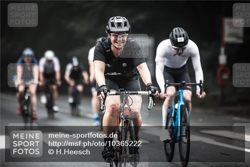 13.09.2026 - Stadtparktriathlon H.Heesch http://msf.ph/oto/10365222 13.09.2026 10:12:01 Radfahren 213, 256, 300, 305, 333, 334, 335 meine-sportfotos.de