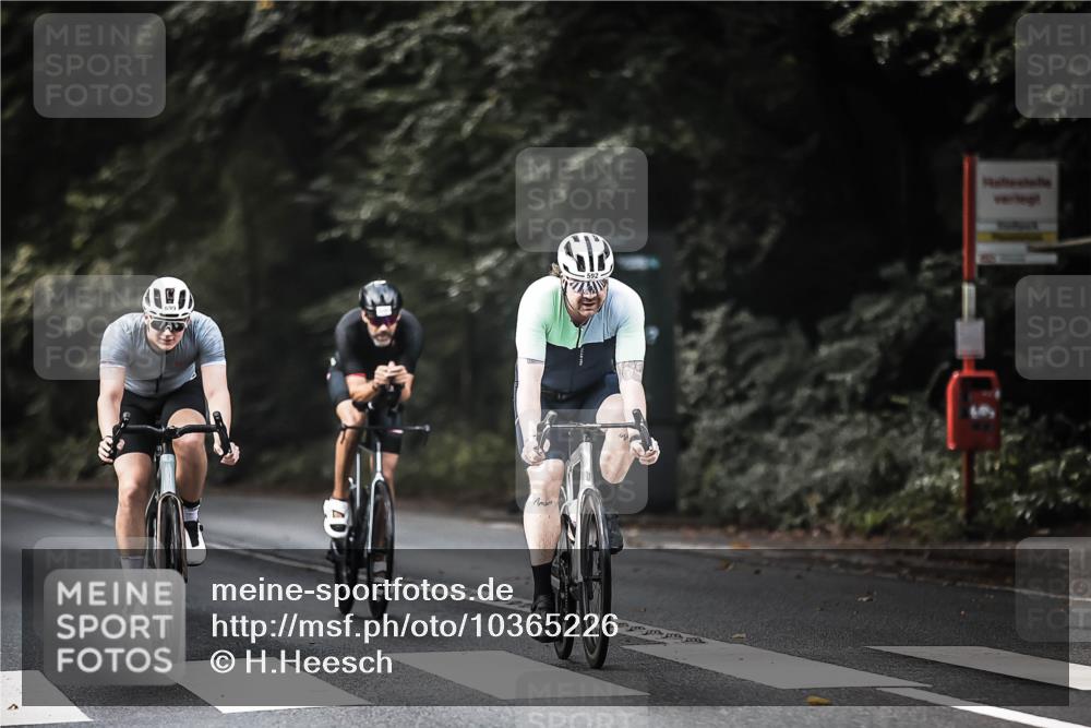 13.09.2026 - Stadtparktriathlon H.Heesch http://msf.ph/oto/10365226 13.09.2026 11:22:18 Radfahren 592, 599, 640, 646, 699, 751 meine-sportfotos.de