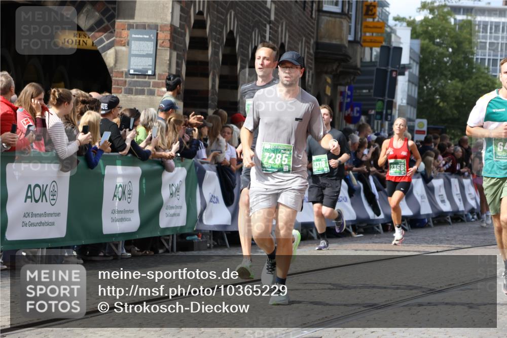 13.09.2026 - 21. swb-Marathon Bremen Strokosch-Dieckow http://msf.ph/oto/10365229 13.09.2026 13:35:25 Ziel 489, 536, 2366, 2413, 2430, 2492, 3063, 3217, 3768, 3916, 4487, 4635, 4985, 5016, 5125, 5647, 6391, 6403, 6627, 6655, 6750, 6756, 7123, 7405, 7657, 7703, 7750, 7998, 8328, 8515, 8623, 9017, 9216, 9526, 9527, 13017, 13018, 13051, 13060, 156, 607, 2041, 2318, 2356, 3055, 4326, 5308, 5661, 6465, 6466, 6644, 7285, 7597, 7700, 8816, 9845, 9862, 9887 meine-sportfotos.de