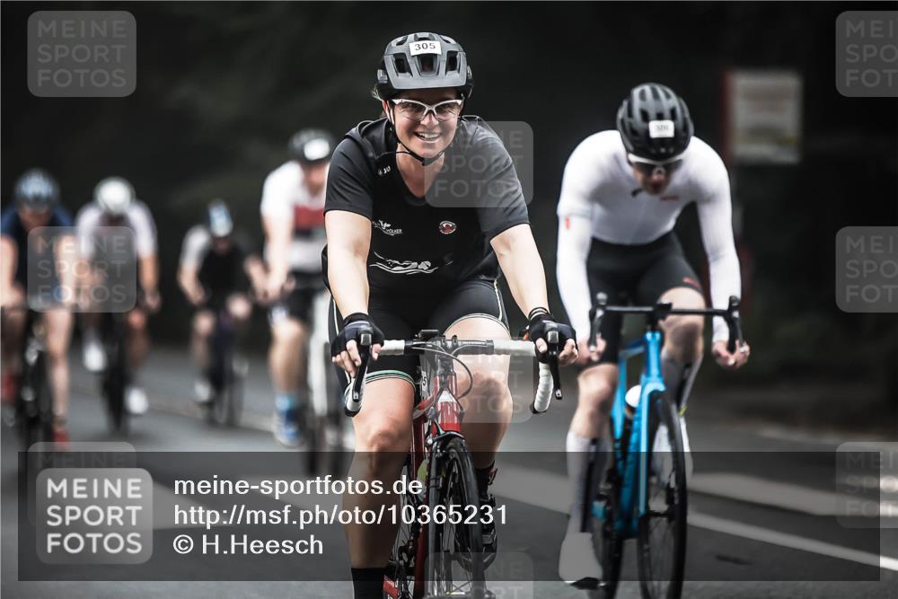 13.09.2026 - Stadtparktriathlon H.Heesch http://msf.ph/oto/10365231 13.09.2026 10:12:01 Radfahren 213, 256, 300, 305, 333, 334, 335 meine-sportfotos.de