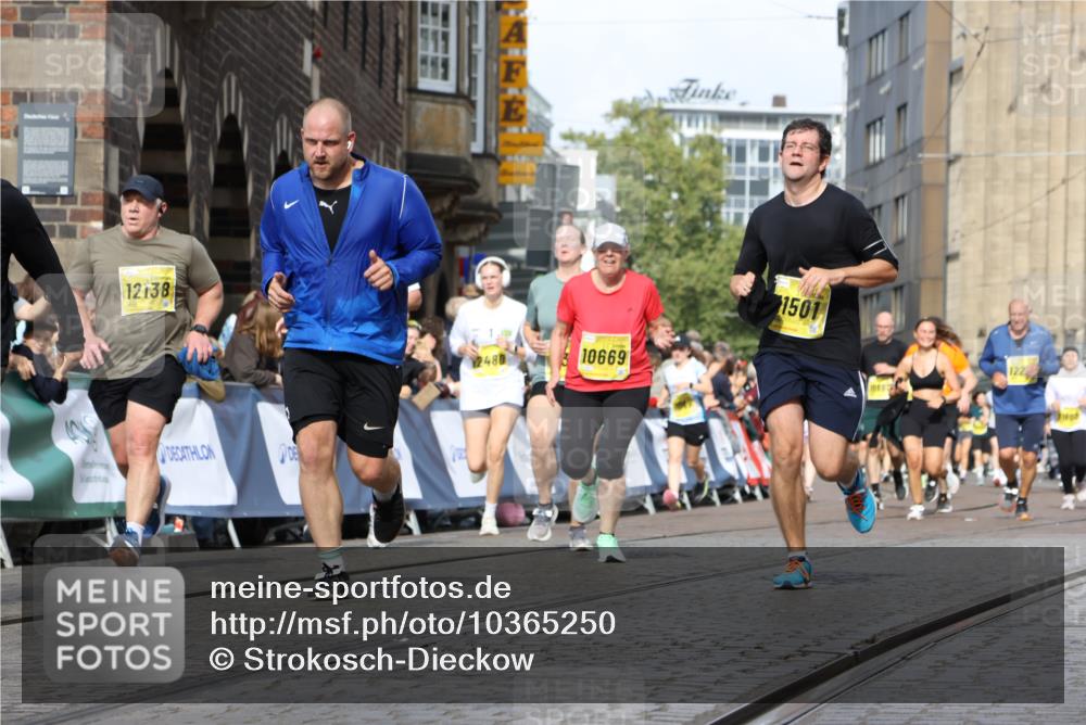 13.09.2026 - 21. swb-Marathon Bremen Strokosch-Dieckow http://msf.ph/oto/10365250 13.09.2026 10:59:51 Ziel 10147, 10377, 10745, 10922, 11151, 11207, 11519, 11594, 11873, 12267, 12295, 12481, 12527, 10175, 10691, 10758, 10867, 11071, 11158, 11159, 11160, 11250, 11259, 11427, 11445, 11453, 11524, 11525, 11528, 11637, 11879, 11904, 11907, 12123, 12238, 12239, 12274, 12388 meine-sportfotos.de